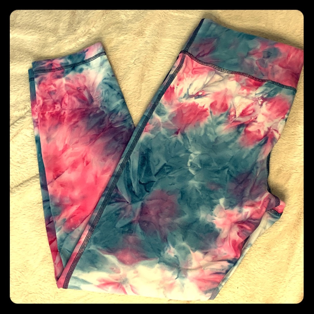 Tide dye athletic leggings